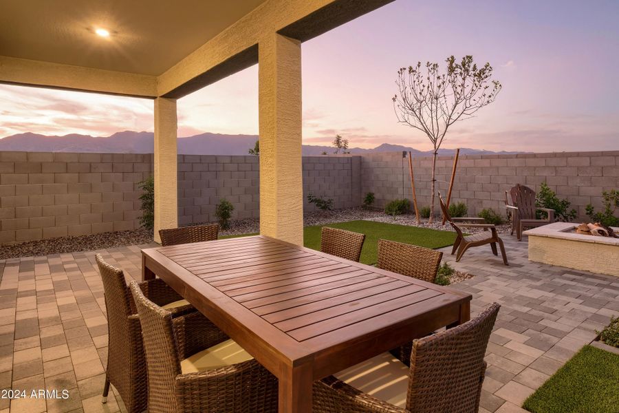 LARGE COVERED PATIO