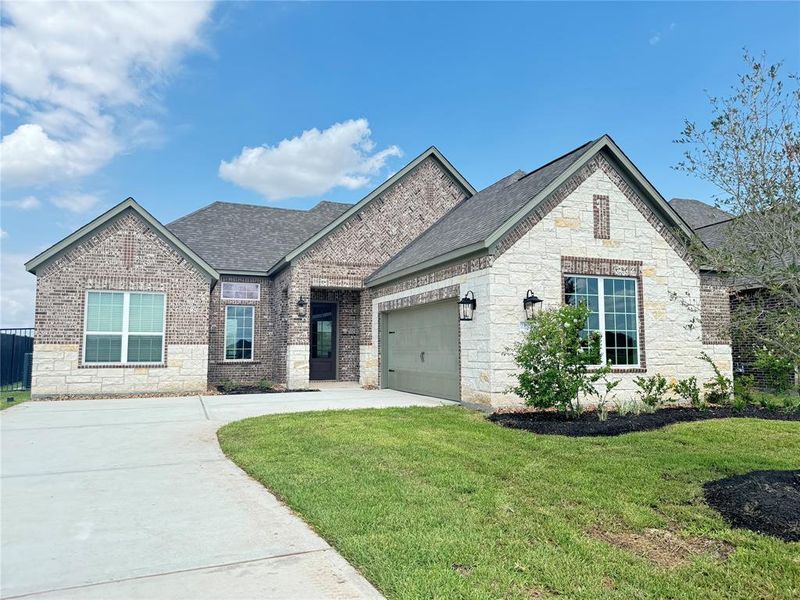 Spacious and inviting are just a couple of words to describe the single-story Azalea plan featuring 3 bedrooms and 2 full baths. Actual finishes and selections may vary from the listing photos.