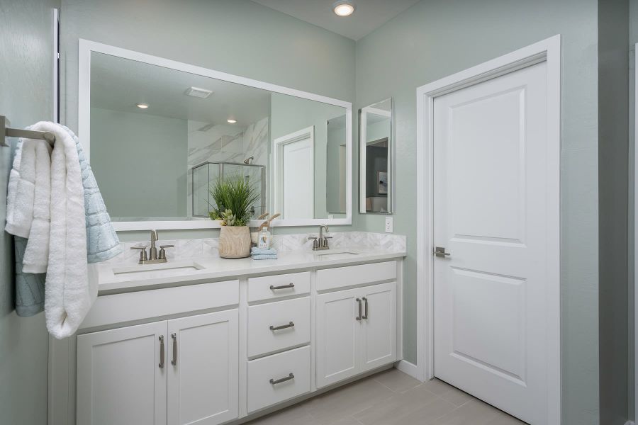 Primary Bathroom | Christopher | Marlowe | New Homes in Glendale, AZ | Landsea Homes