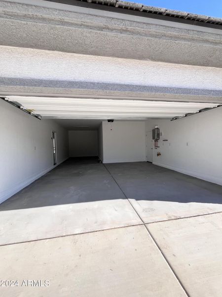 El Cidro Lot 21 3-Car Tandem Garage