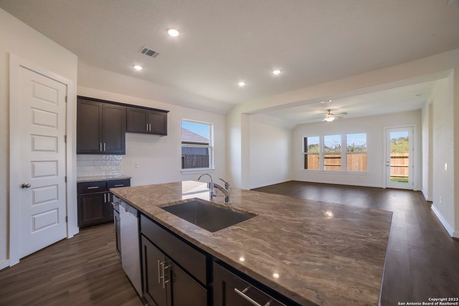 New construction Single-Family house 465 Foxbrook Way, Cibolo, TX 78108 - photo