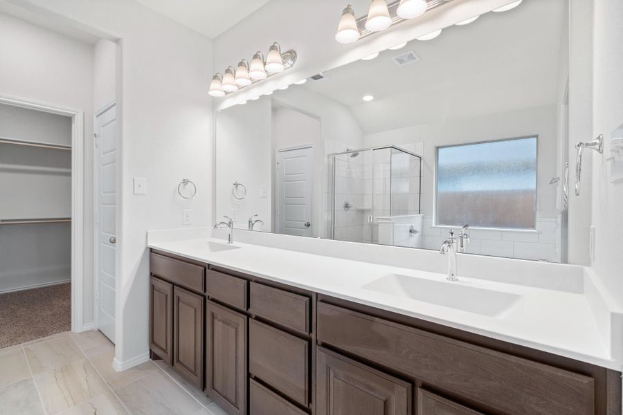 Primary Bath | Concept 1660 at Hunters Ridge in Crowley, TX by Landsea Homes