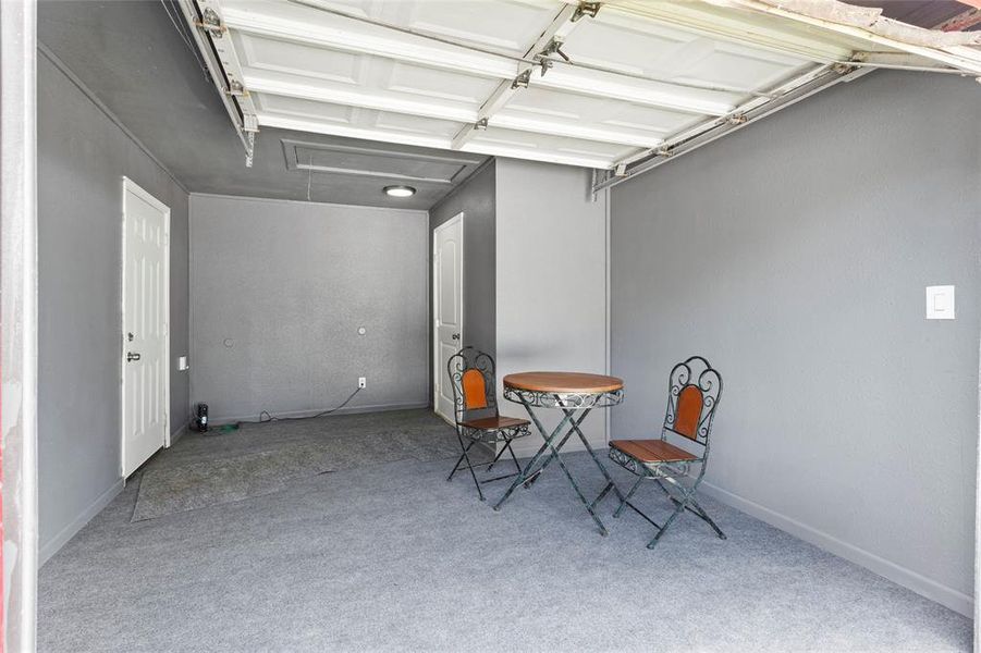 The Garage apartment has an entry area that you can enjoy outside without the sun or be rained on while still enjoying the atmosphere