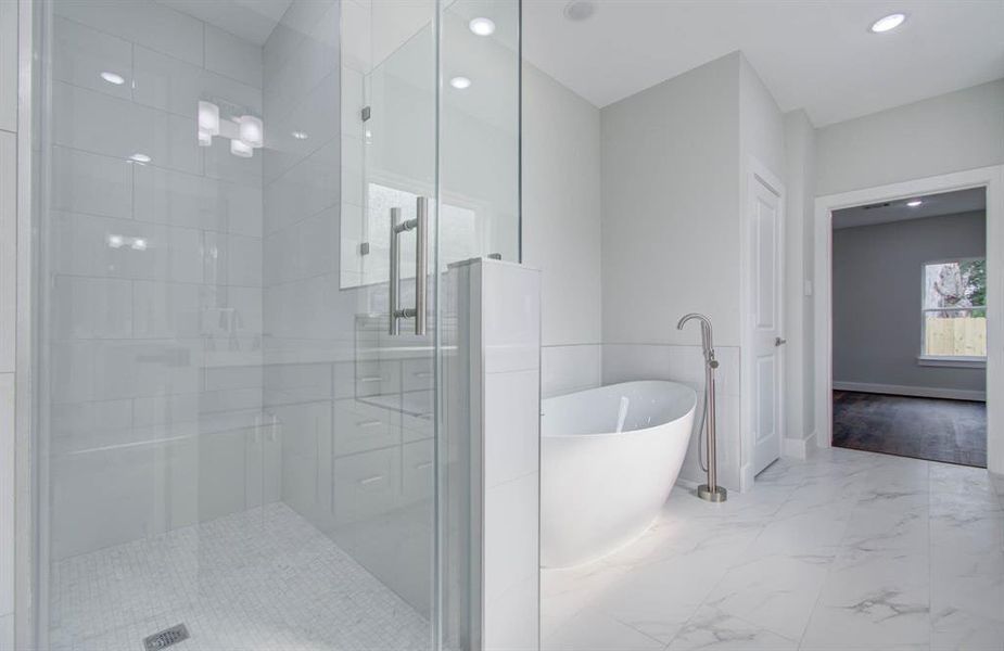 Spa-like finishes with tempered shower glass