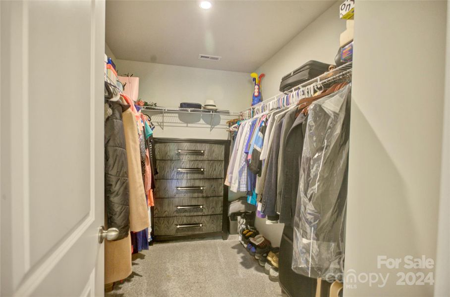 Walk in closet