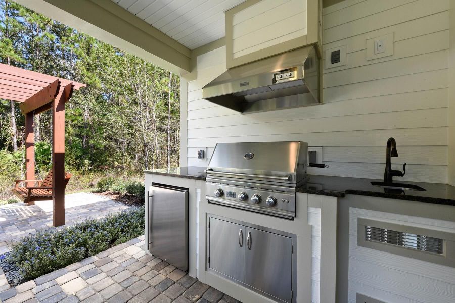 Lane Model Outdoor Kitchen