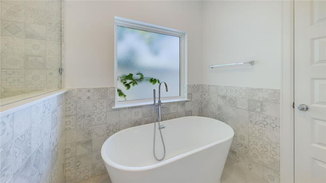 Primary Bathroom Soak-in Tub