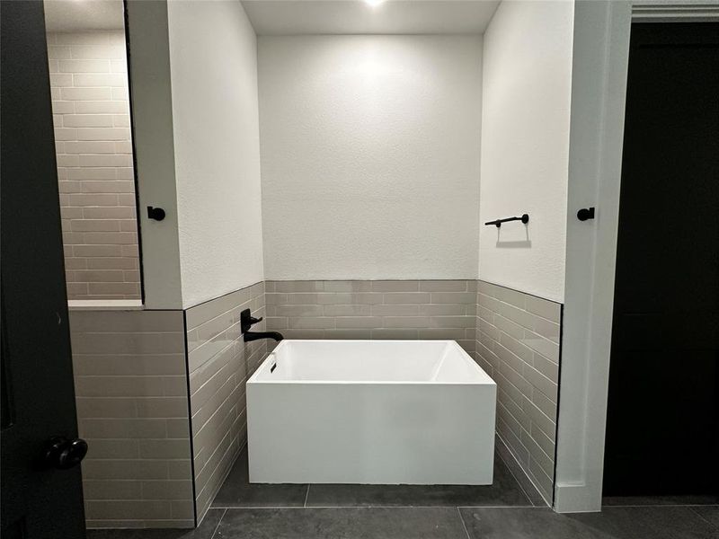 Primary bath with stand alone soaking tub