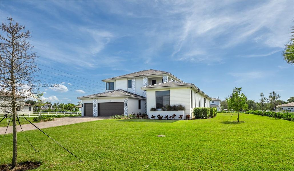 New construction Single-Family house 15846 Sw 49Th St, Southwest Ranches, FL 33331 - photo