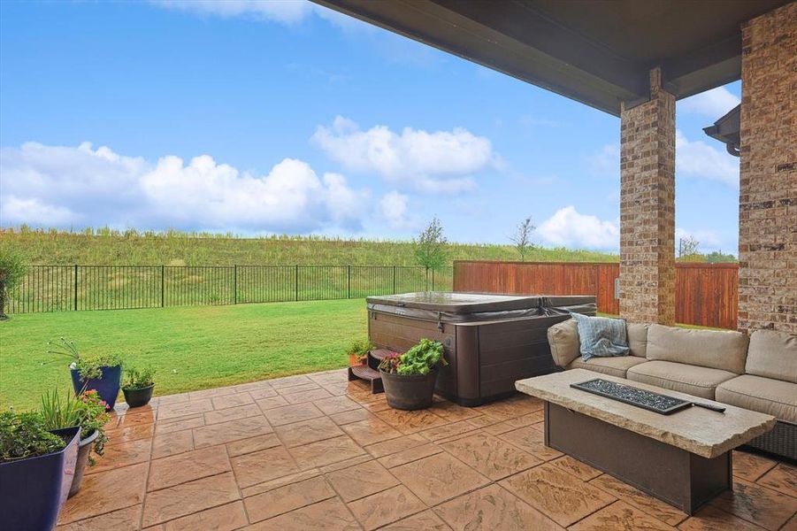 View of patio / terrace featuring an outdoor living space.