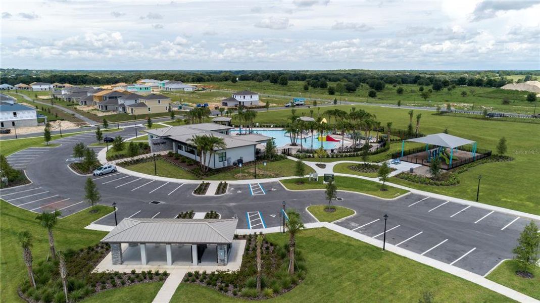 Resort Style Pool and Clubhouse