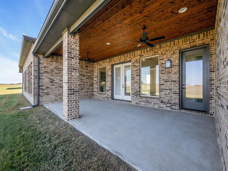 View of patio / terrace featuring ceiling fan