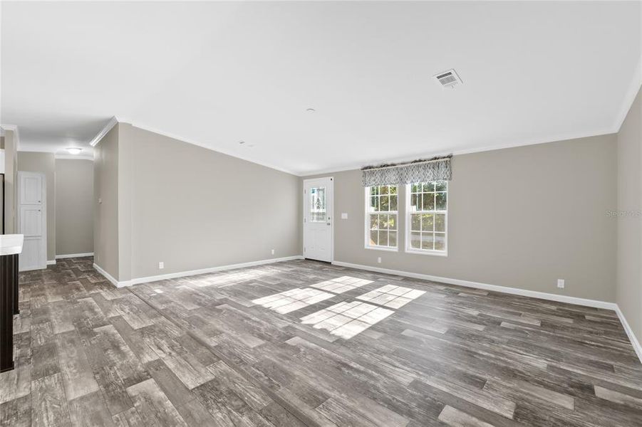 Living Room/Front Entry