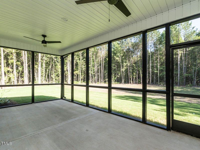 036-1280x960-screen-porch