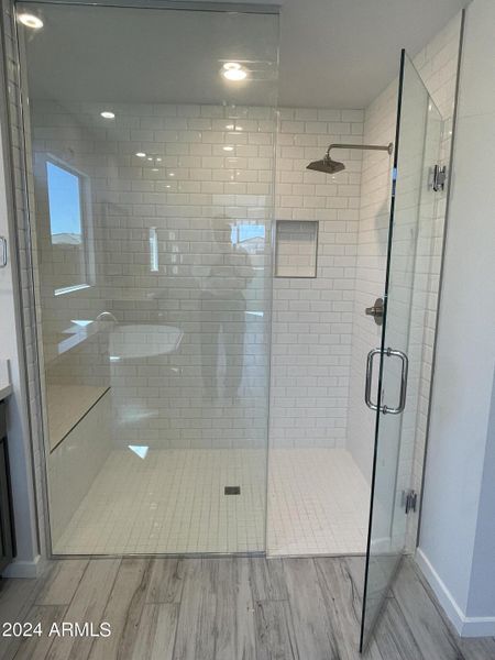 Large Primary Shower