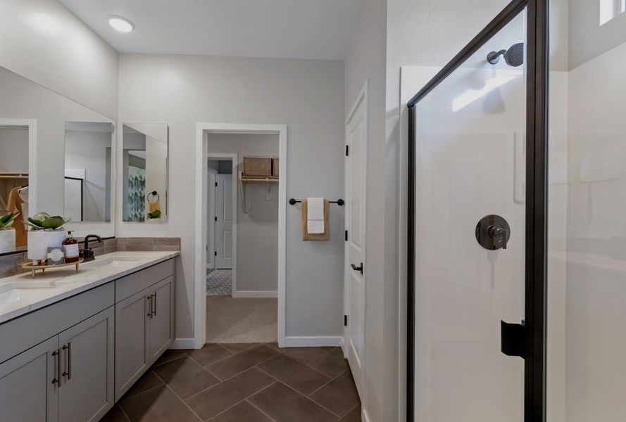 Primary Bathroom | Sunrise Peak Series | New homes in Surprise, AZ | Landsea Homes