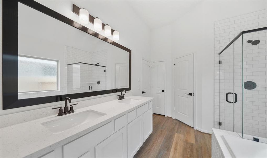 Double sinks in owner's bath (*Photo not of actual home and used for illustration purposes only.)