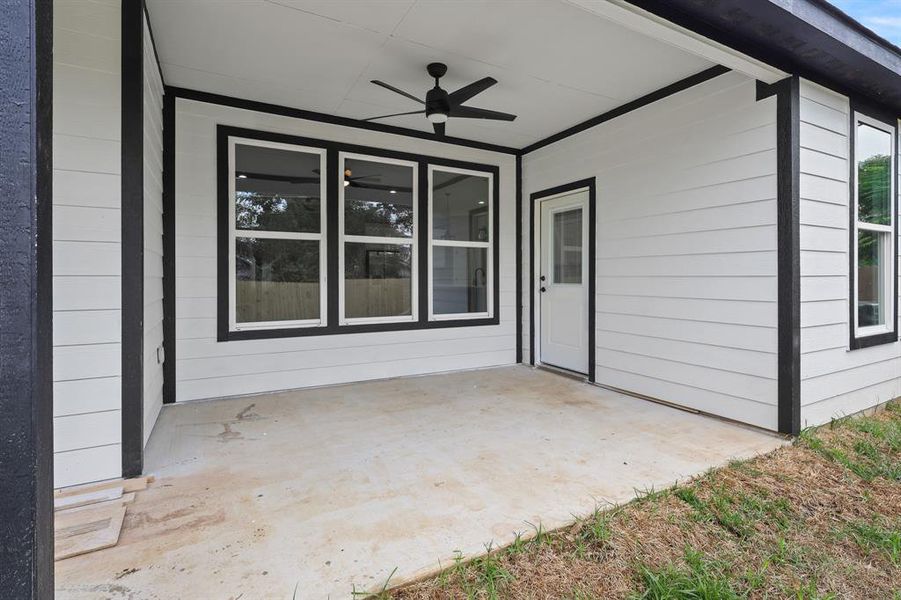 View of patio / terrace with ceiling fan