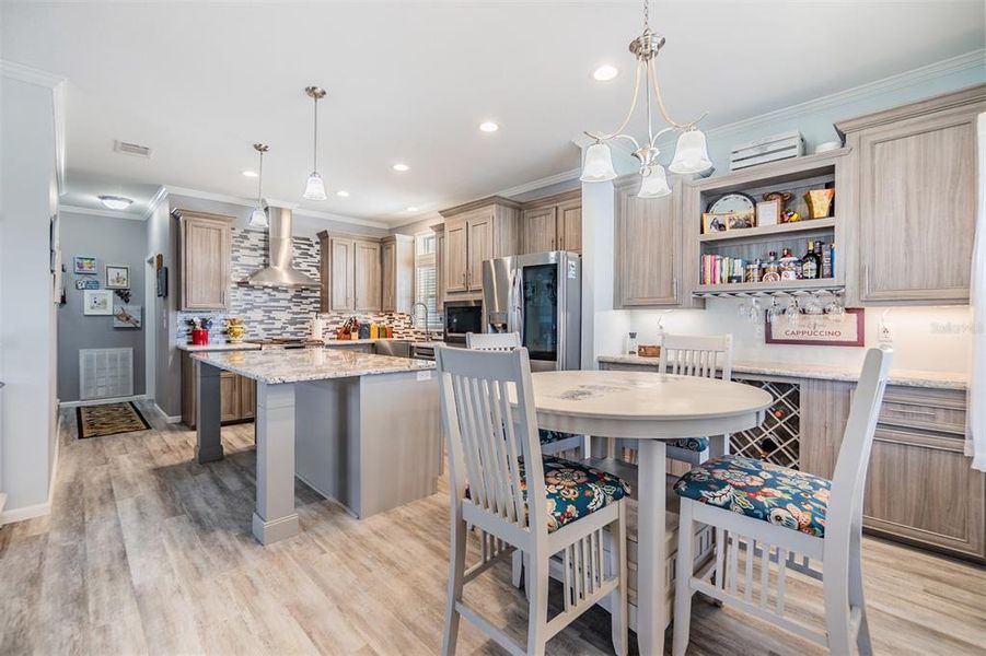 Loads of storage in this Light, bright kitchen with eat in dining area~