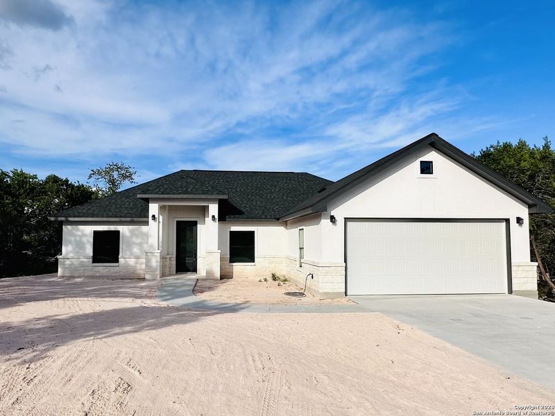 New construction Single-Family house 1610 Hidden Valley Dr, Spring Branch, TX 78070 - photo