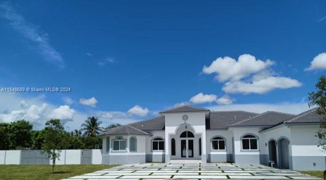 New construction Single-Family house 19301 Sw 135Th Ct, Miami, FL 33177 - photo