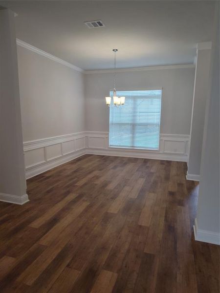 FORMAL DINING WITH MODERN WAINSCOATING