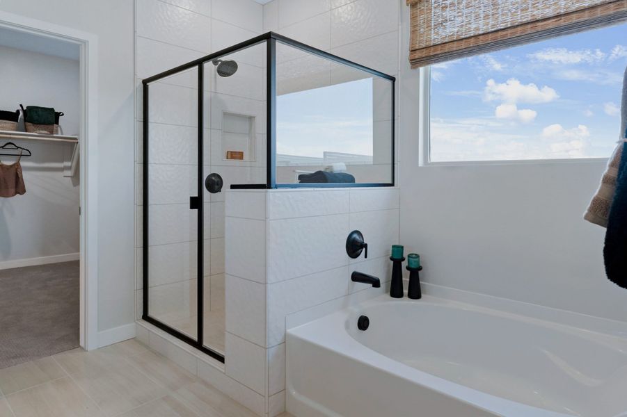 Primary Bathroom | Fremont | Sunrise - Peak Series | Surprise, AZ | Landsea Homes