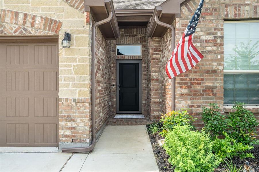 Welcoming walkway to the front door!