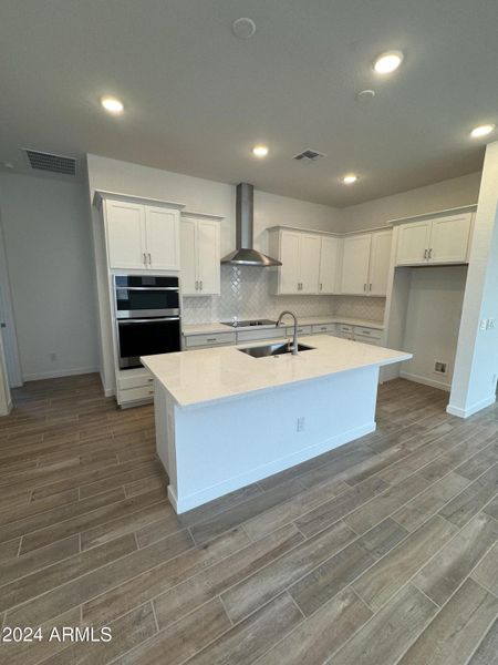 WP18 Lot 38 - Gourmet Kitchen