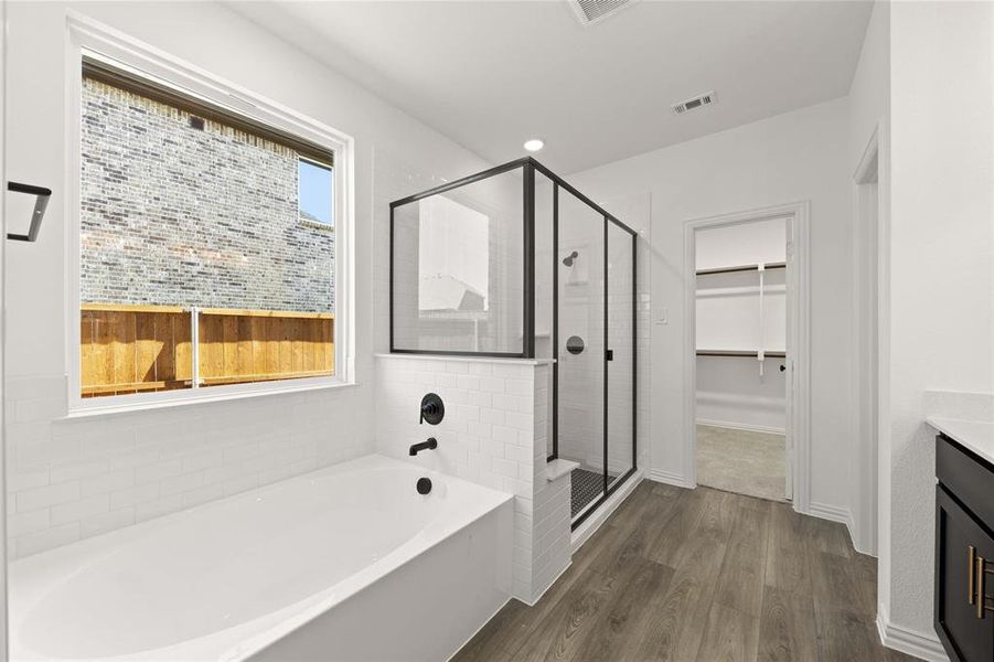 27 1627 Glacier  Bath 2