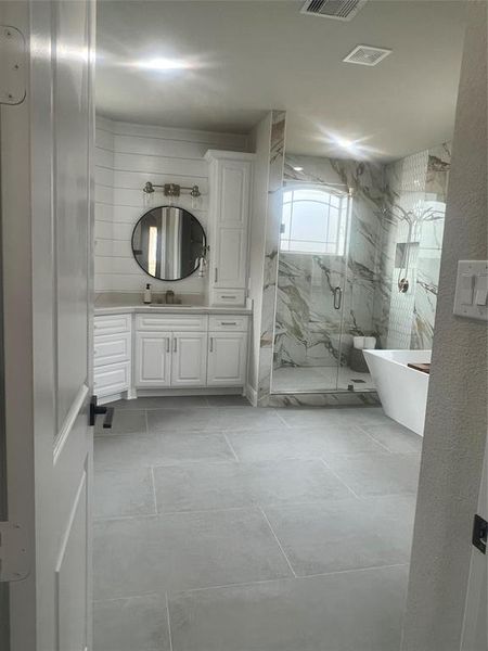 Other Interior Pictures of a Similar Master Bathroom with Separate Shower Built by Tx Best Home Builders.