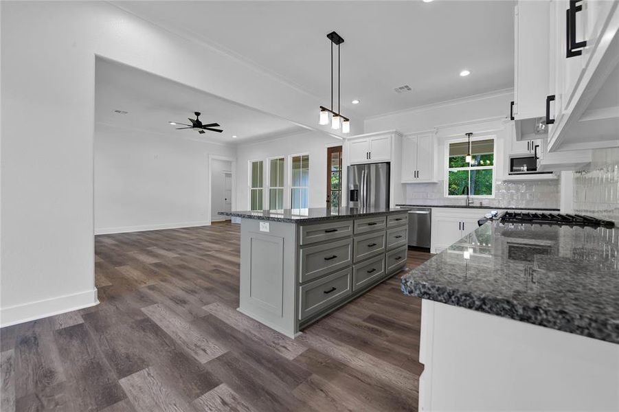 Kitchen / Living Room