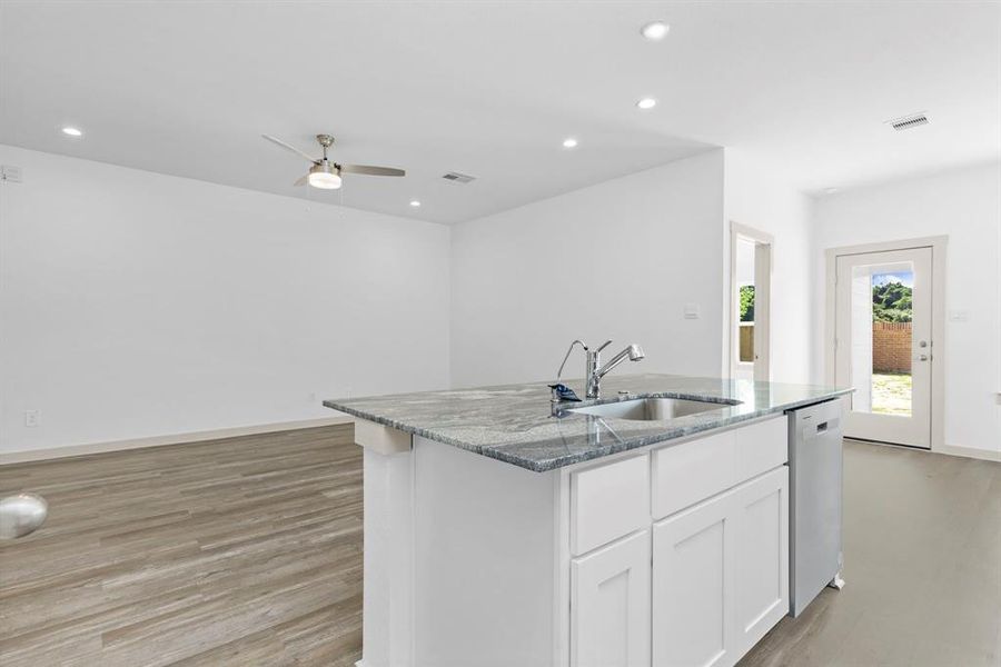 Stunning Granite Countertops, Deep Undermount Sink, Pull Out Kitchen Faucet and Drinking Water Filtration System! **Image Representative of Plan Only and May Vary as Built**