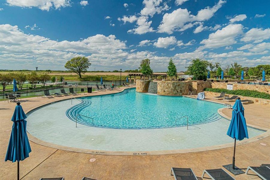 Relaxation for many months of the year at the resort-style community pool + an adjacent lap pool. What a great place for residents to make new friends! More amenities include: a fitness center, stunning clubhouse, tennis, playgrounds + front lawn care. Wow!