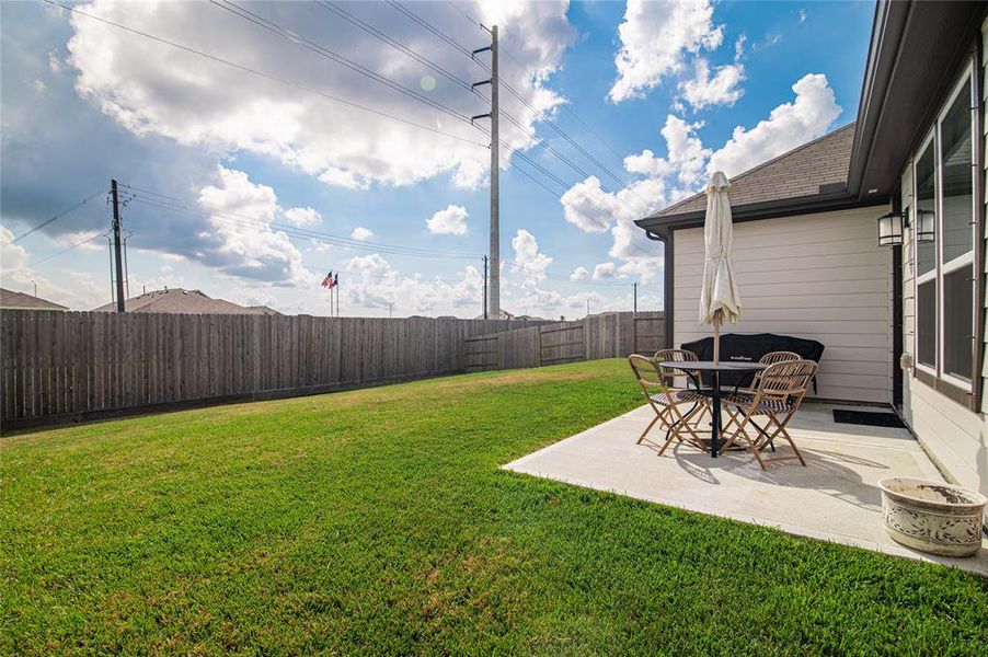 Large backyard for the family to enjoy!