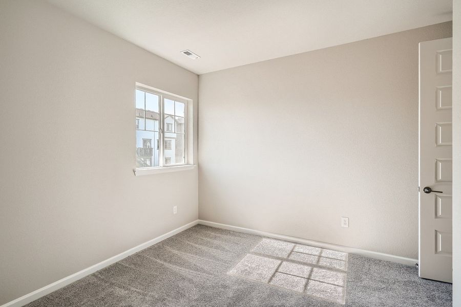 7092 s waterloo way aurora co - web quality - 019 - 24 2nd floor bedroom