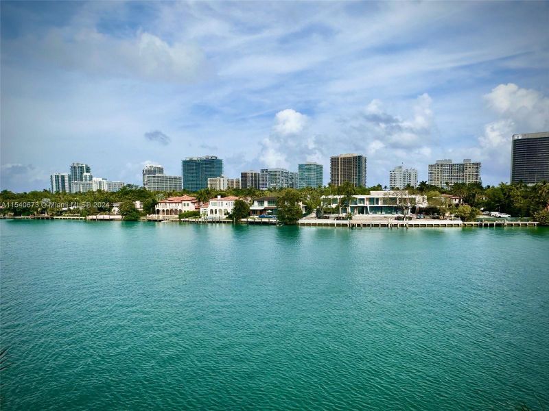 Approximate east, northeast views from La Maré Signature toward the multimillion dollar homes of the Village of Bal Harbour and the turquoise waters of the intracoastal teaming with dolphins, manatees, eagle rays,...