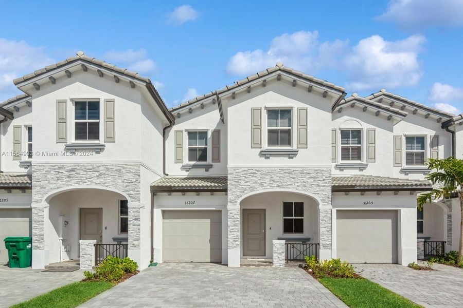 New construction Townhouse house 16207 Sw 288Th Ter, Unit 16207, Homestead, FL 33033 - photo
