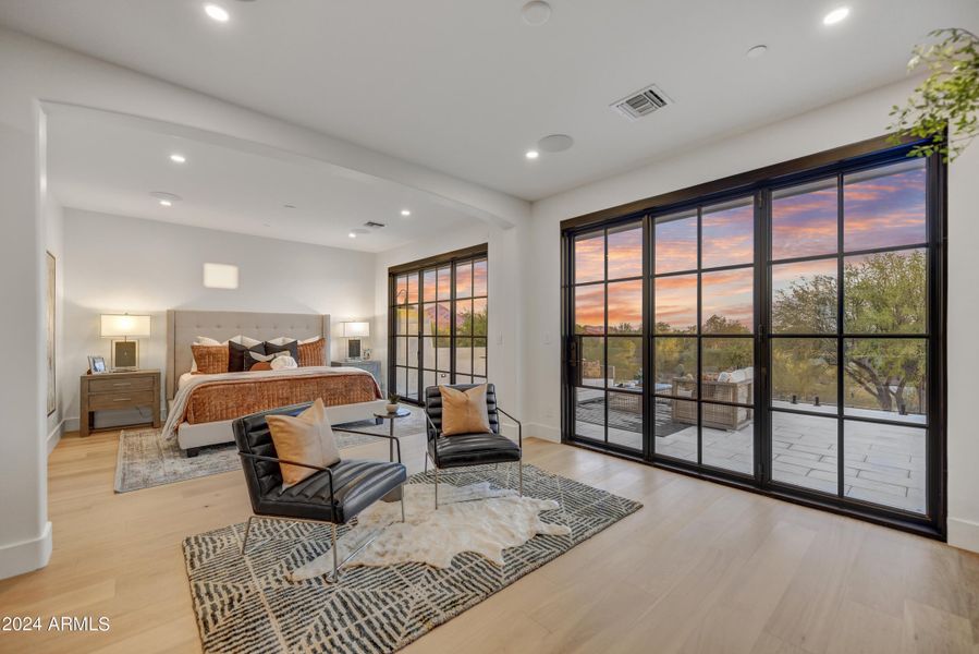 Master Suite w/ Private Balcony