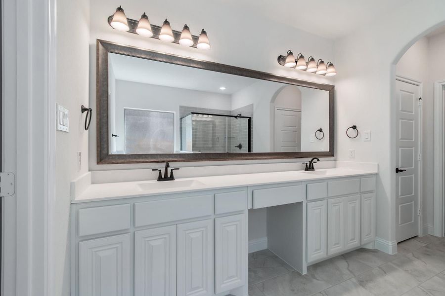 Primary Bathroom | Concept 2972 at Redden Farms - Signature Series in Midlothian, TX by Landsea Homes