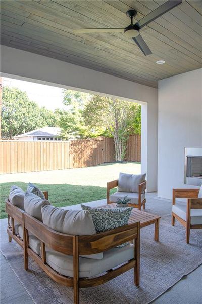 View of patio / terrace with outdoor lounge area and ceiling fan