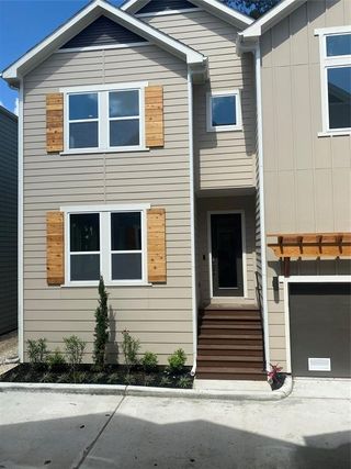 New construction Townhouse house 3368 Pinemont Drive, Houston, TX 77018 - photo 0