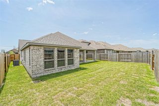 New construction Single-Family house 2611 Bayrose Drive, Texas City, TX 77568 - photo 32