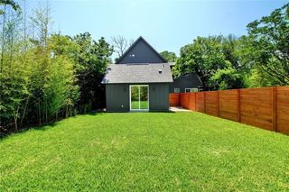 New construction Single-Family house B, 5704 William Holland Avenue, Austin, TX 78756 - photo 28