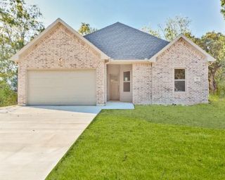 New construction Single-Family house 1313 Sanger Drive, Springtown, TX 76082 - photo 1