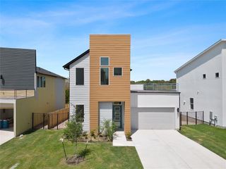 New construction Single-Family house 6220 Sendero Hills Pkwy, Austin, TX 78724 - photo 1