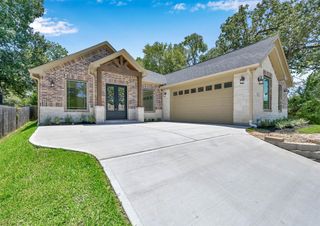New construction Single-Family house 213 Blue Hill Drive, Montgomery, TX 77356 - photo