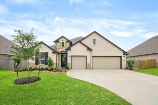 New construction Single-Family house 11822 Oakwood Drive, Mont Belvieu, TX 77535 Walden- photo 1