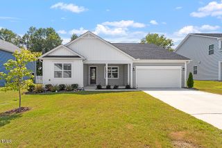 New construction Single-Family house 144 Davinhall Drive, Fuquay Varina, NC 27526 - photo