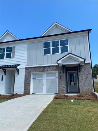 New construction Townhouse house 5358 Fox Den Road, Oakwood, GA 30566 Saxon- photo